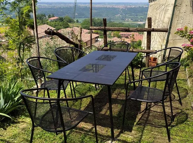 Casa Mantel Panoramic View In Langhe Feriehus *